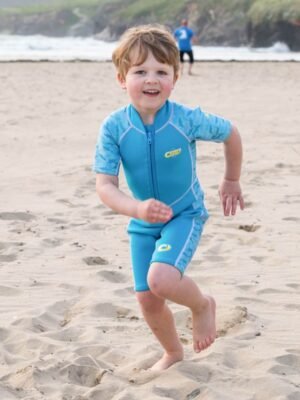 ws0614-0617_osprey_shark_boys_infant_3mm_wetsuit_lifestyle_02