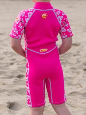 ws0618-0621_osprey_hibiscus_girls_infant_3mm_wetsuit_lifestyle_04_1